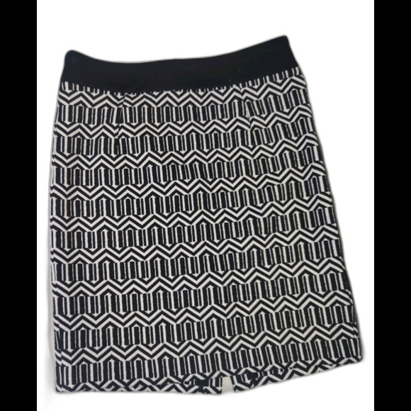 Banana Republic Dresses & Skirts - Mini Skirt Black And White Banana Republic 2P Size